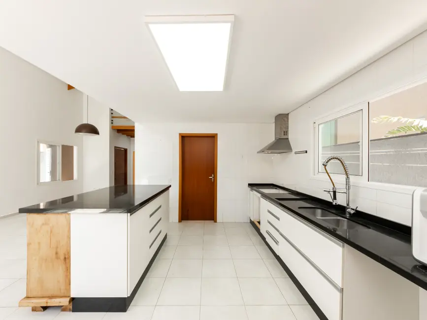 Casa de Condomínio com 3 quartos à venda, 268m2 em Aldeia da Serra, Santana De Parnaiba - SP - imagem 7 Foto 7 de Casa de Condomínio com 3 quartos à venda, 268m2 em Aldeia da Serra, Santana De Parnaiba - SP