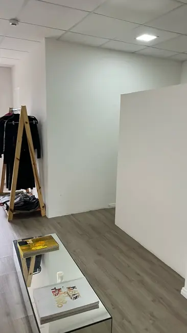 Sala Comercial à venda, 40m2 em Pinheiros, São Paulo - SP - imagem 9 Foto 9 de Sala Comercial à venda, 40m2 em Pinheiros, São Paulo - SP