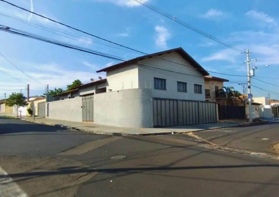 Foto 1 de Sobrado com 4 quartos à venda, 234m2 em Nova Jaboticabal, Jaboticabal - SP