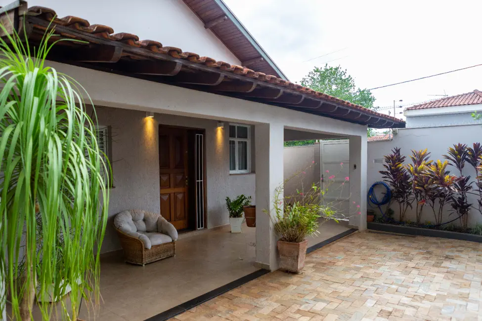 Foto 1 de Casa de Vila com 3 quartos à venda, 220m2 em Aparecida, Jaboticabal - SP
