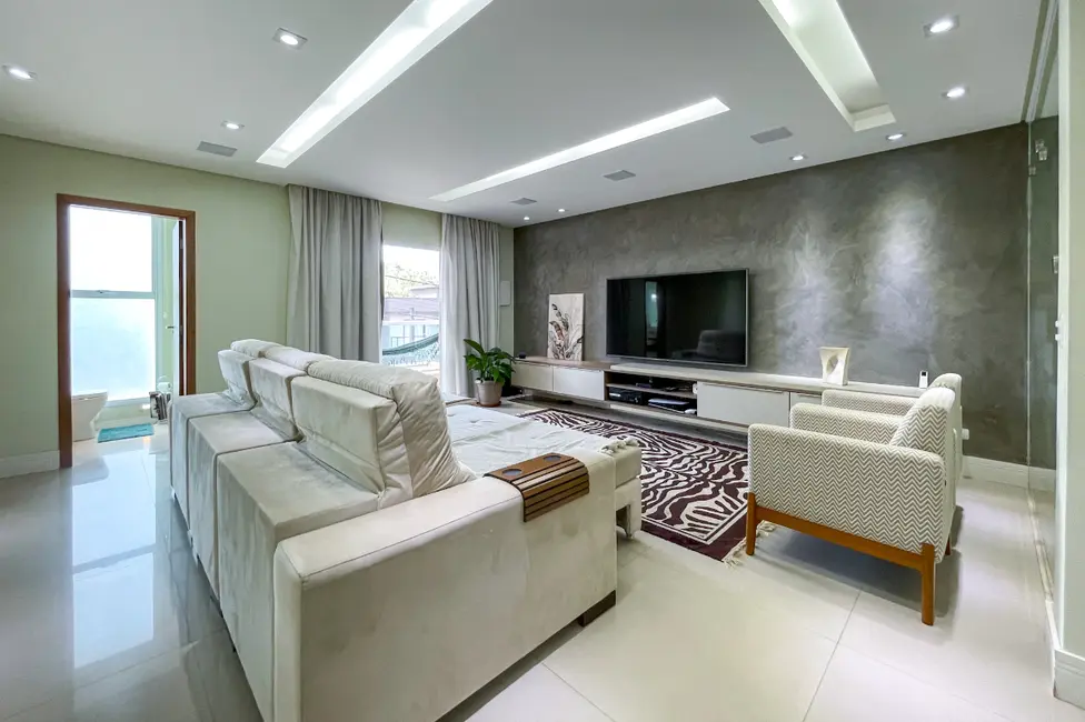 Foto 2 de Sobrado com 3 quartos à venda, 243m2 em Cajamar - SP