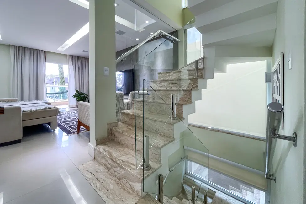 Foto 8 de Sobrado com 3 quartos à venda, 243m2 em Cajamar - SP