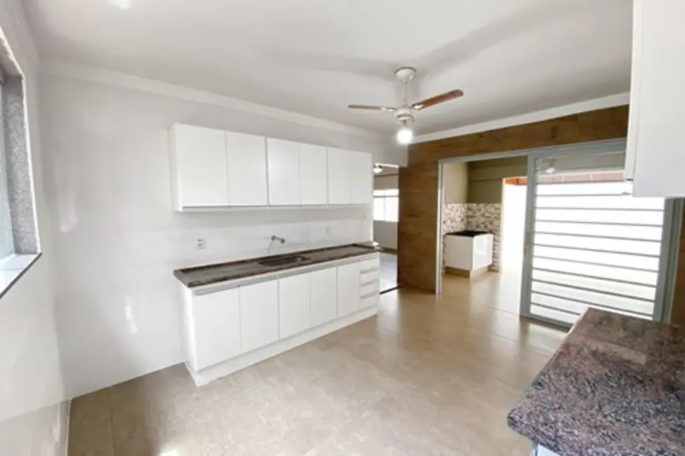 Foto 3 de Casa com 4 quartos à venda, 291m2 em Baroni, Barretos - SP