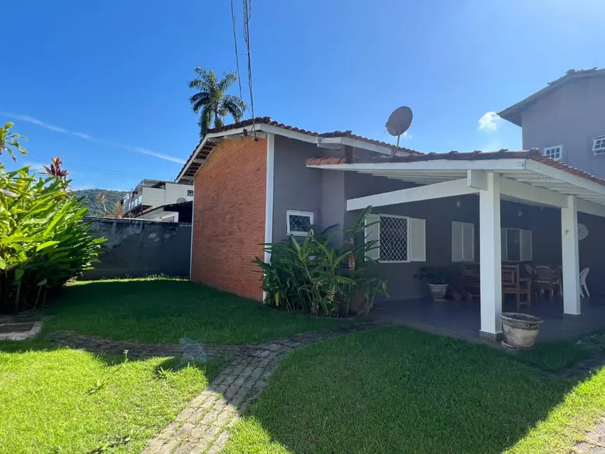 Foto 2 de Casa com 5 quartos à venda, 236m2 em Sao Sebastiao - SP