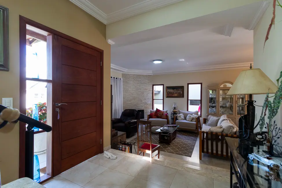 Foto 2 de Casa de Condomínio com 3 quartos à venda, 240m2 em Granja Santa Maria, Carapicuiba - SP