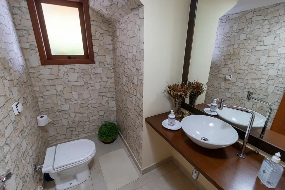 Foto 8 de Casa de Condomínio com 3 quartos à venda, 240m2 em Granja Santa Maria, Carapicuiba - SP