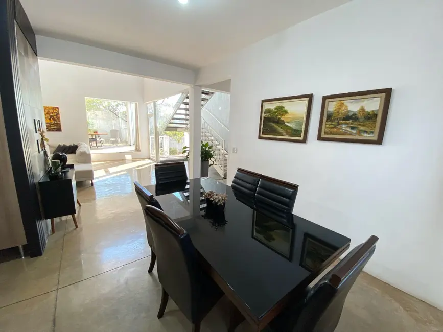 Casa com 3 quartos à venda, 420m2 em Parque Residencial Cidade Universitária, Ribeirao Preto - SP - imagem 6 Foto 6 de Casa com 3 quartos à venda, 420m2 em Parque Residencial Cidade Universitária, Ribeirao Preto - SP