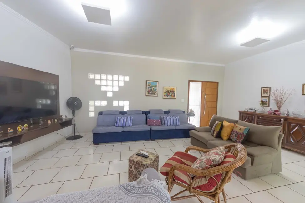 Foto 5 de Casa com 3 quartos à venda, 400m2 em Nova Jaboticabal, Jaboticabal - SP