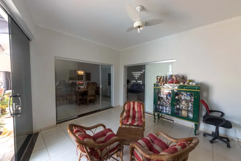 Foto 9 de Casa com 3 quartos à venda, 400m2 em Nova Jaboticabal, Jaboticabal - SP