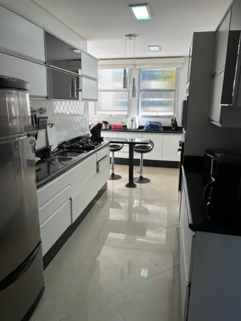 Apartamento com 4 quartos à venda, 150m2 em Guaruja - SP - imagem 6 Foto 6 de Apartamento com 4 quartos à venda, 150m2 em Guaruja - SP