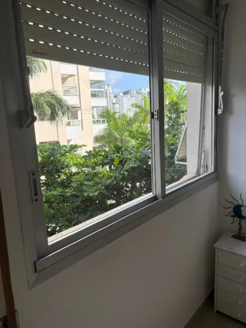 Apartamento com 4 quartos à venda, 150m2 em Guaruja - SP - imagem 4 Foto 4 de Apartamento com 4 quartos à venda, 150m2 em Guaruja - SP