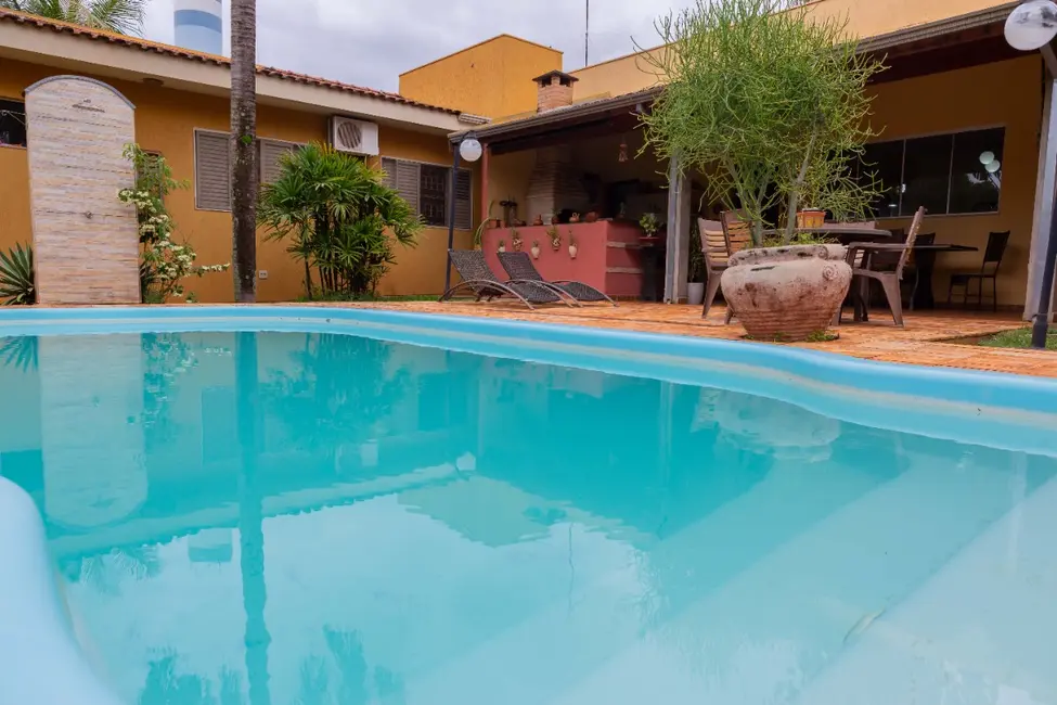 Foto 9 de Casa com 4 quartos à venda, 348m2 em Jardim Morumbi, Jaboticabal - SP