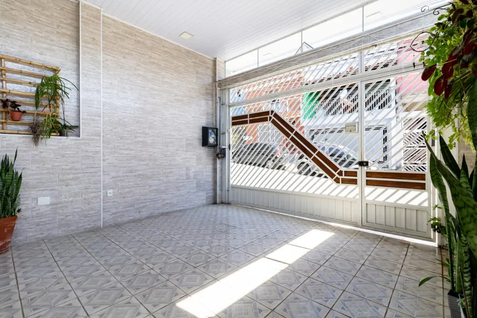 Sobrado com 4 quartos à venda, 226m2 em Helena Maria, Osasco - SP - imagem 6 Foto 6 de Sobrado com 4 quartos à venda, 226m2 em Helena Maria, Osasco - SP