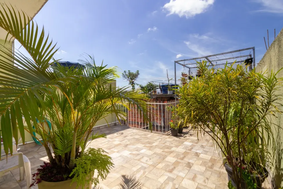 Sobrado com 4 quartos à venda, 226m2 em Helena Maria, Osasco - SP - imagem 9 Foto 9 de Sobrado com 4 quartos à venda, 226m2 em Helena Maria, Osasco - SP