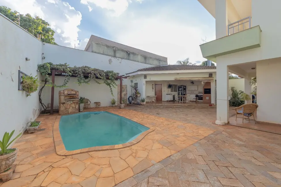 Foto 3 de Sobrado com 4 quartos à venda, 468m2 em Jardim São Marcos I, Jaboticabal - SP