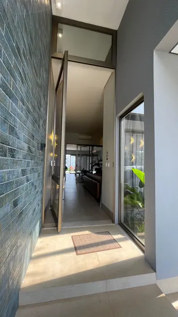 Foto 3 de Casa de Condomínio com 3 quartos à venda, 273m2 em Rondonopolis - MT