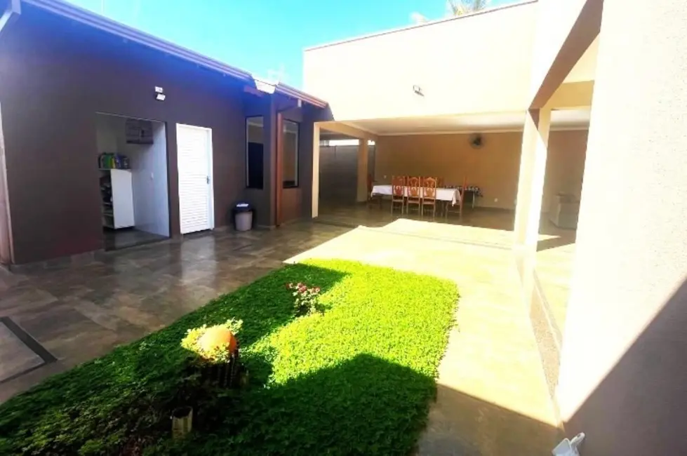 Foto 7 de Casa de Condomínio com 3 quartos à venda, 382m2 em Centro, Jardinopolis - SP