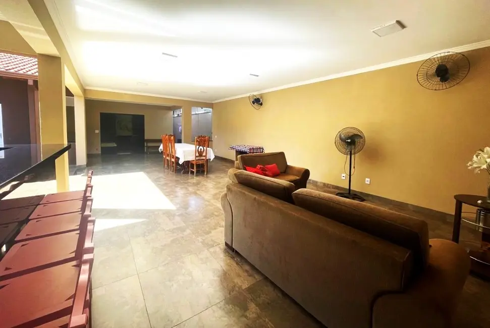 Foto 1 de Casa de Condomínio com 3 quartos à venda, 382m2 em Centro, Jardinopolis - SP