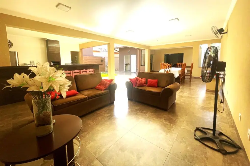 Foto 2 de Casa de Condomínio com 3 quartos à venda, 382m2 em Centro, Jardinopolis - SP