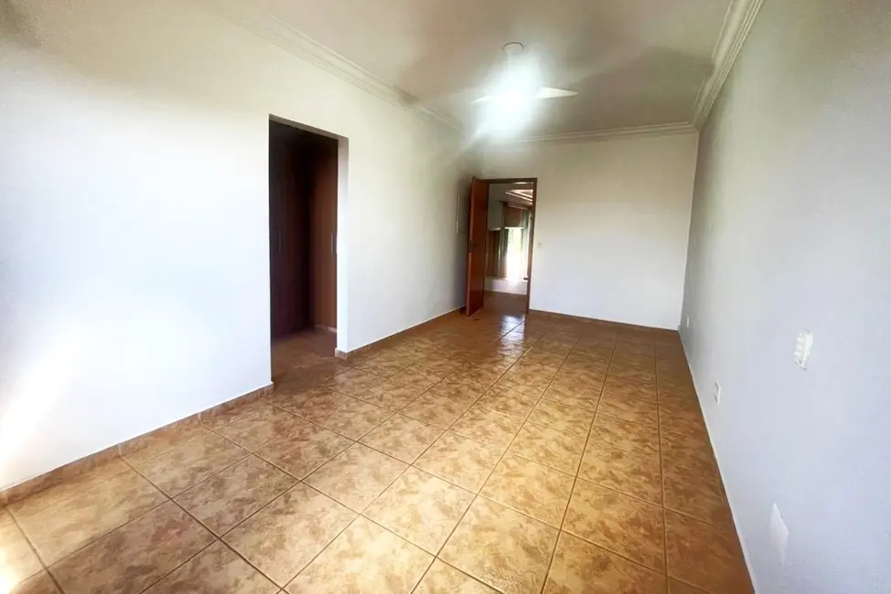 Foto 9 de Casa de Condomínio com 3 quartos à venda, 170m2 em Centro, Jardinopolis - SP