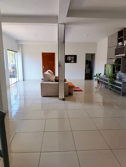 Sobrado com 3 quartos à venda, 250m2 em Vila Adriana, Rondonopolis - MT - imagem 4 Foto 4 de Sobrado com 3 quartos à venda, 250m2 em Vila Adriana, Rondonopolis - MT
