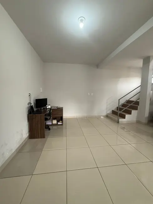 Sobrado com 3 quartos à venda, 250m2 em Vila Adriana, Rondonopolis - MT - imagem 7 Foto 7 de Sobrado com 3 quartos à venda, 250m2 em Vila Adriana, Rondonopolis - MT