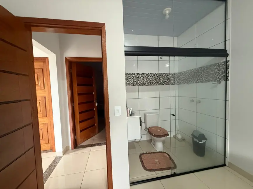Sobrado com 3 quartos à venda, 250m2 em Vila Adriana, Rondonopolis - MT - imagem 9 Foto 9 de Sobrado com 3 quartos à venda, 250m2 em Vila Adriana, Rondonopolis - MT