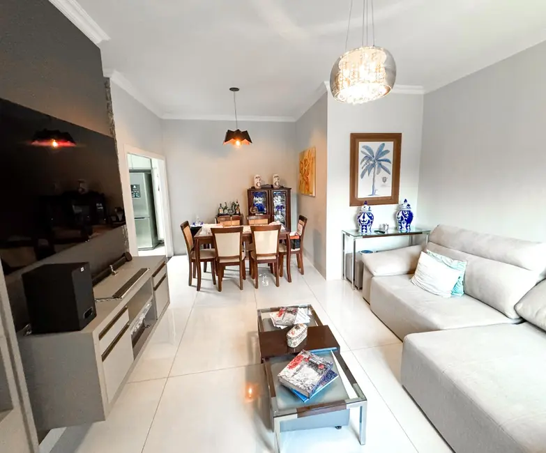 Foto 2 de Casa à venda, 177m2 em Vila Aurora I, Rondonopolis - MT