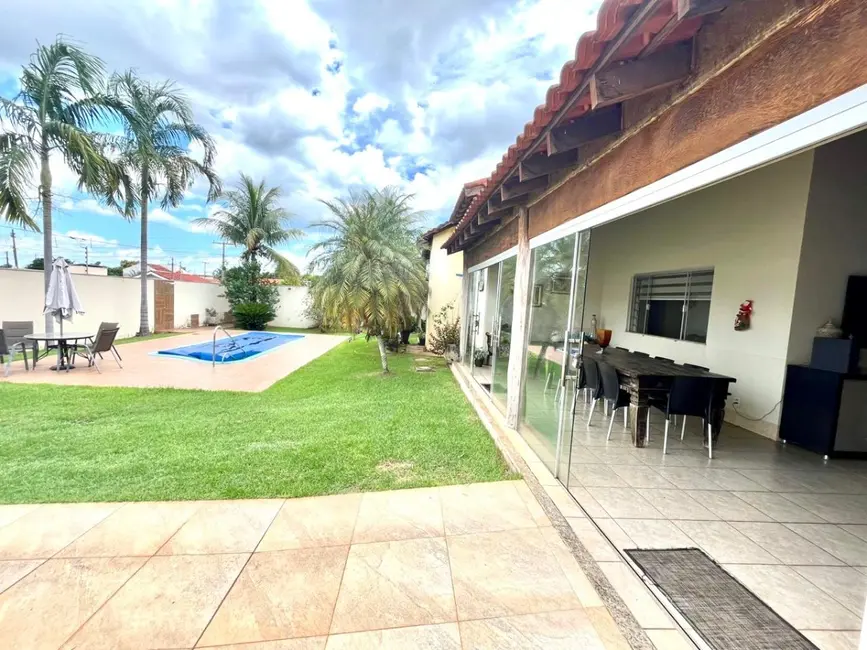 Foto 2 de Casa de Vila com 3 quartos à venda, 258m2 em Residencial Bela Vista, Rondonopolis - MT
