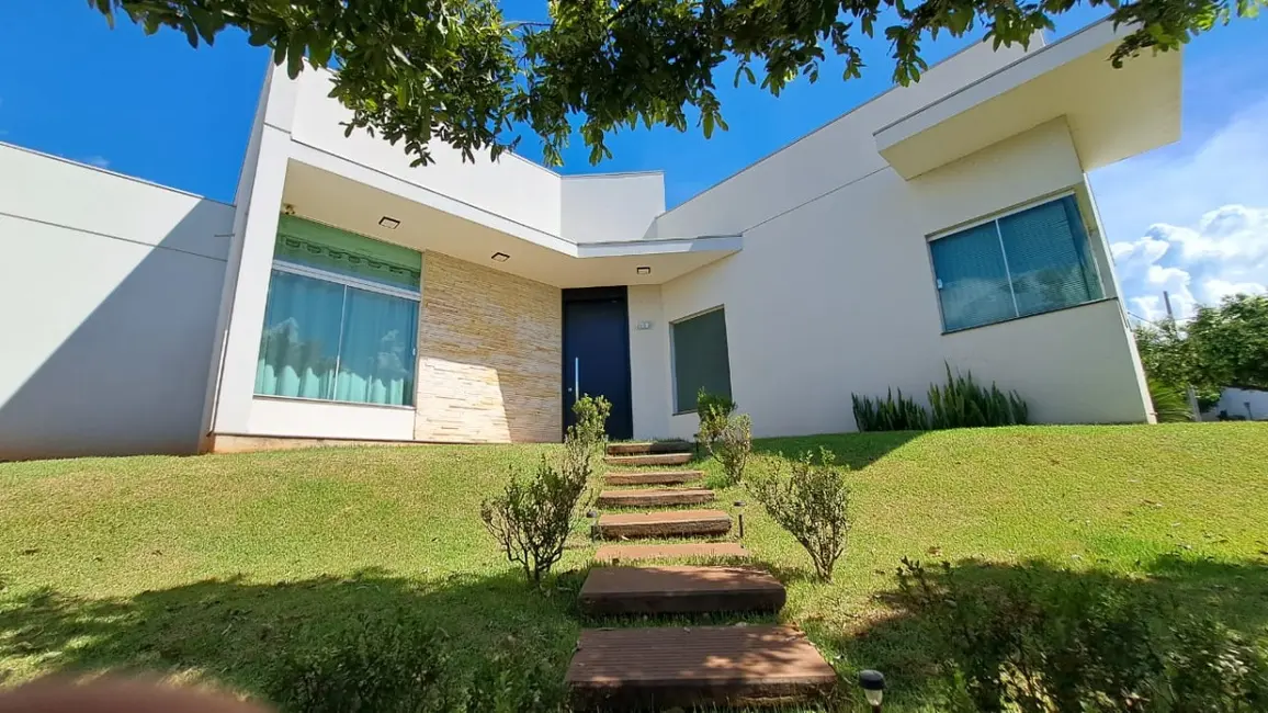 Foto 1 de Casa de Condomínio com 4 quartos à venda, 350m2 em Vila Goulart, Rondonopolis - MT