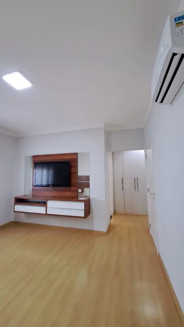 Foto 6 de Casa de Condomínio com 4 quartos à venda, 350m2 em Vila Goulart, Rondonopolis - MT