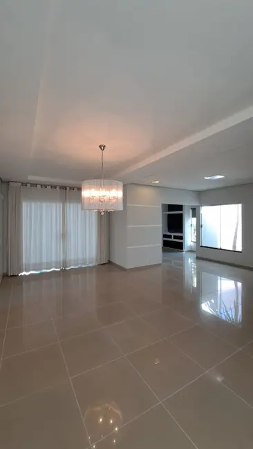 Foto 5 de Casa de Condomínio com 4 quartos à venda, 350m2 em Vila Goulart, Rondonopolis - MT