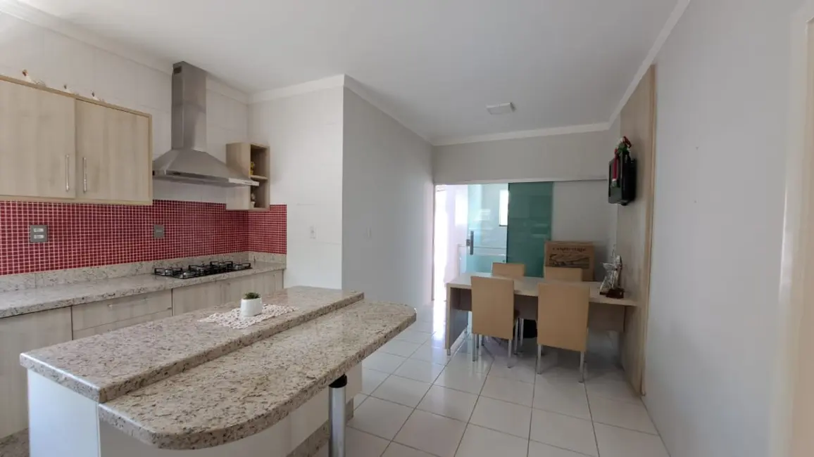 Foto 9 de Casa de Condomínio com 4 quartos à venda, 350m2 em Vila Goulart, Rondonopolis - MT