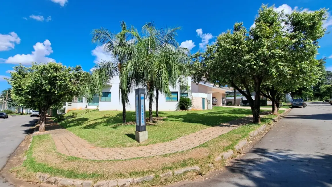 Foto 2 de Casa de Condomínio com 4 quartos à venda, 350m2 em Vila Goulart, Rondonopolis - MT