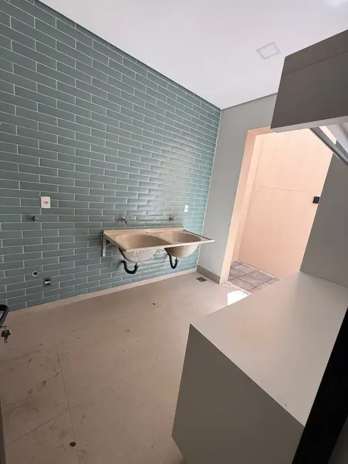 Foto 11 de Casa à venda, 412m2 em Coophalis, Rondonopolis - MT