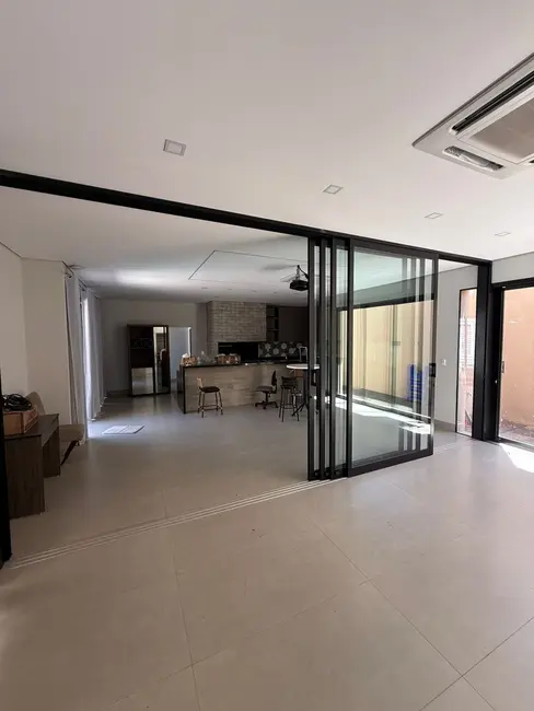 Foto 14 de Casa à venda, 412m2 em Coophalis, Rondonopolis - MT