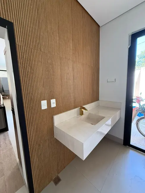 Foto 10 de Casa à venda, 412m2 em Coophalis, Rondonopolis - MT