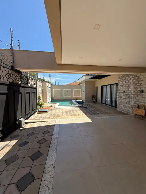 Foto 17 de Casa à venda, 412m2 em Coophalis, Rondonopolis - MT