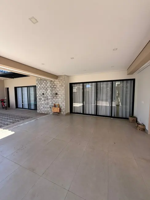 Foto 16 de Casa à venda, 412m2 em Coophalis, Rondonopolis - MT