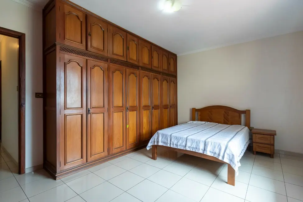 Sobrado com 3 quartos à venda, 222m2 em Parque das Nações, Santo Andre - SP - imagem 2 Foto 2 de Sobrado com 3 quartos à venda, 222m2 em Parque das Nações, Santo Andre - SP