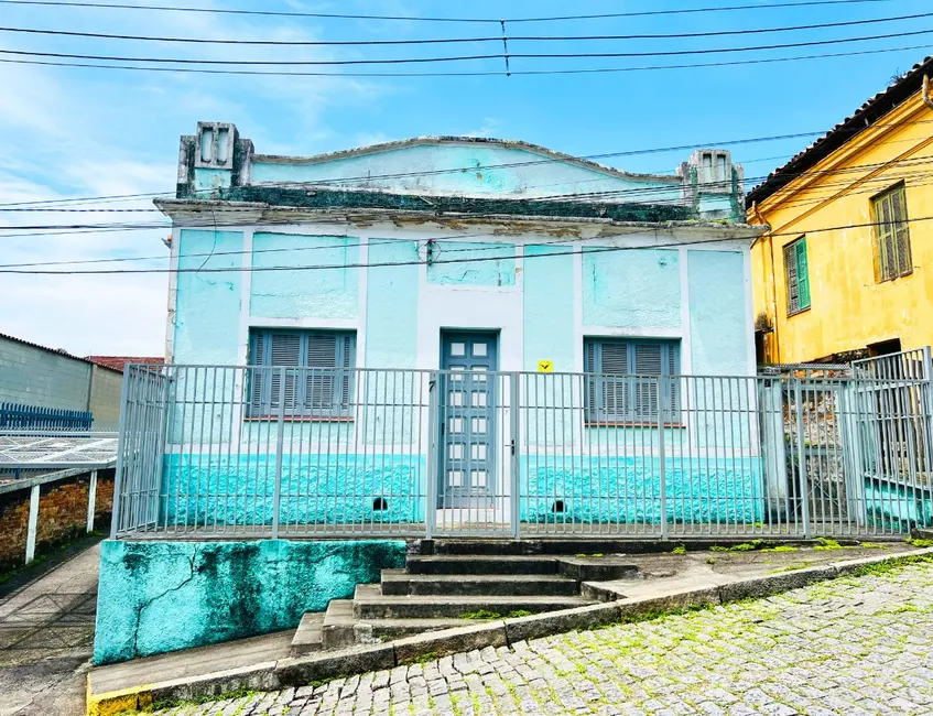 Casa à venda, 251m2 em Centro Alto, Ribeirao Pires - SP - imagem 2 Foto 2 de Casa à venda, 251m2 em Centro Alto, Ribeirao Pires - SP