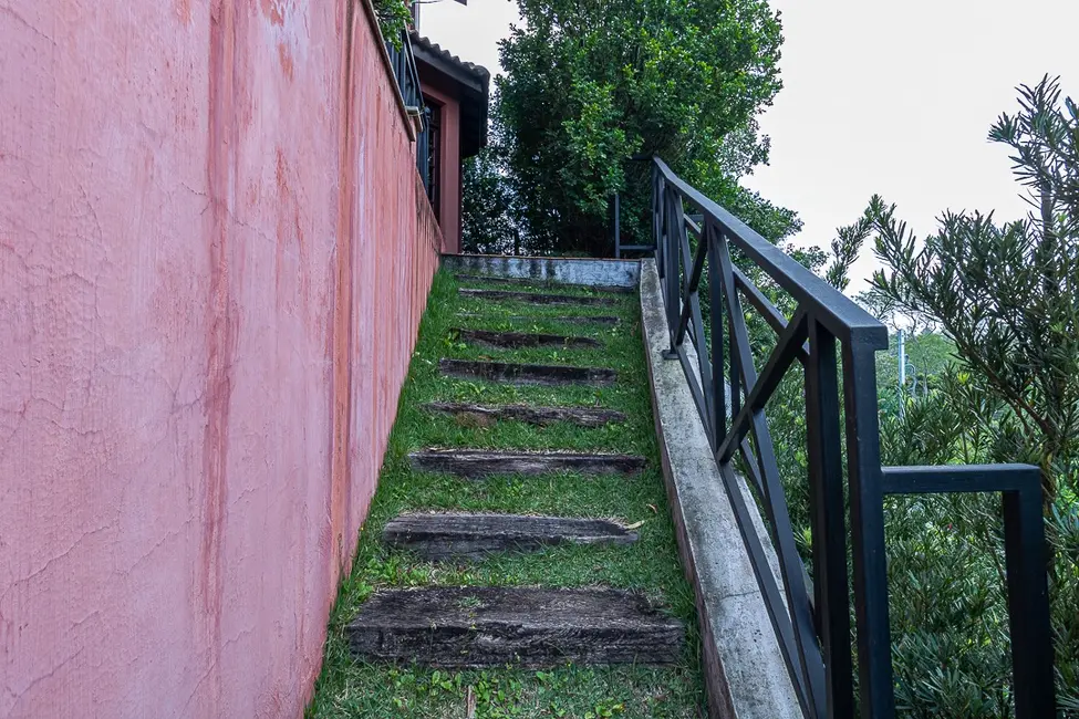 Foto 9 de Casa com 4 quartos à venda, 291m2 em Jardim Indaiá, Embu Das Artes - SP