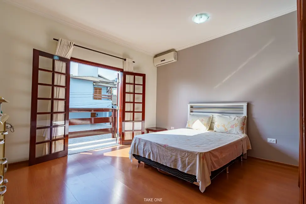 Foto 7 de Casa de Condomínio com 5 quartos à venda, 350m2 em Parque das Laranjeiras, Itatiba - SP