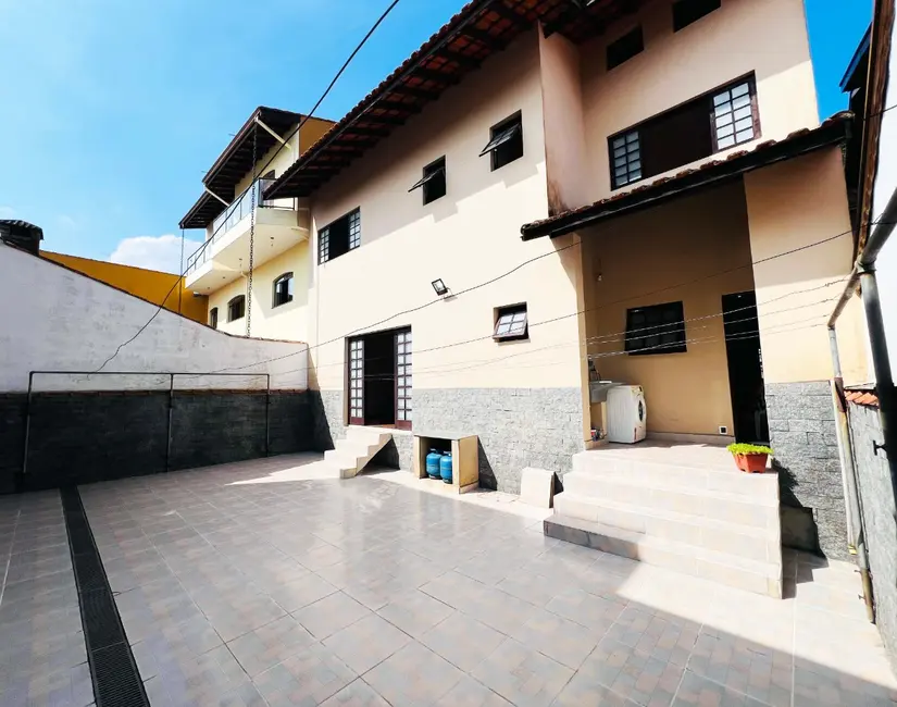 Casa de Condomínio com 3 quartos à venda, 239m2 em Ribeirao Pires - SP - imagem 6 Foto 6 de Casa de Condomínio com 3 quartos à venda, 239m2 em Ribeirao Pires - SP