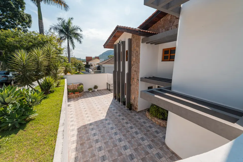 Foto 3 de Casa de Condomínio com 4 quartos à venda, 760m2 em Alpes dos Araçás (Jordanésia), Cajamar - SP