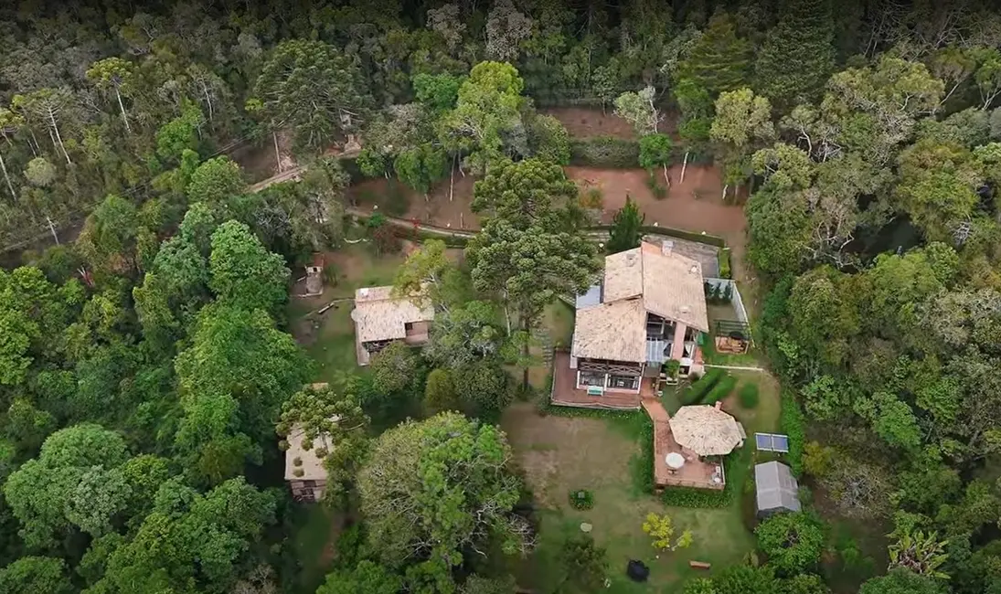 Casa de Condomínio com 4 quartos à venda, 630m2 em Campos Do Jordao - SP - imagem 2 Foto 2 de Casa de Condomínio com 4 quartos à venda, 630m2 em Campos Do Jordao - SP