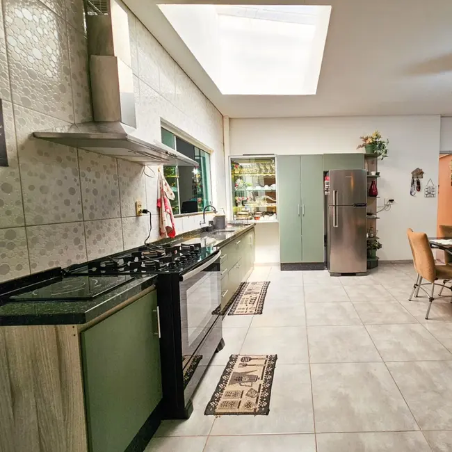 Foto 7 de Casa com 3 quartos à venda, 244m2 em Loteamento Zé Sobrinho, Rondonopolis - MT