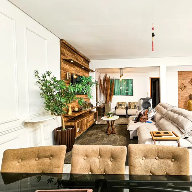 Foto 2 de Casa com 3 quartos à venda, 244m2 em Loteamento Zé Sobrinho, Rondonopolis - MT