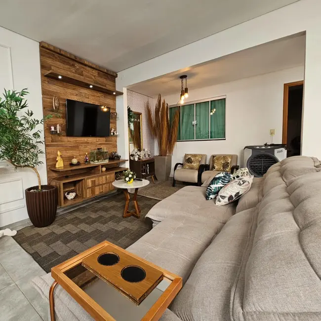 Foto 4 de Casa com 3 quartos à venda, 244m2 em Loteamento Zé Sobrinho, Rondonopolis - MT