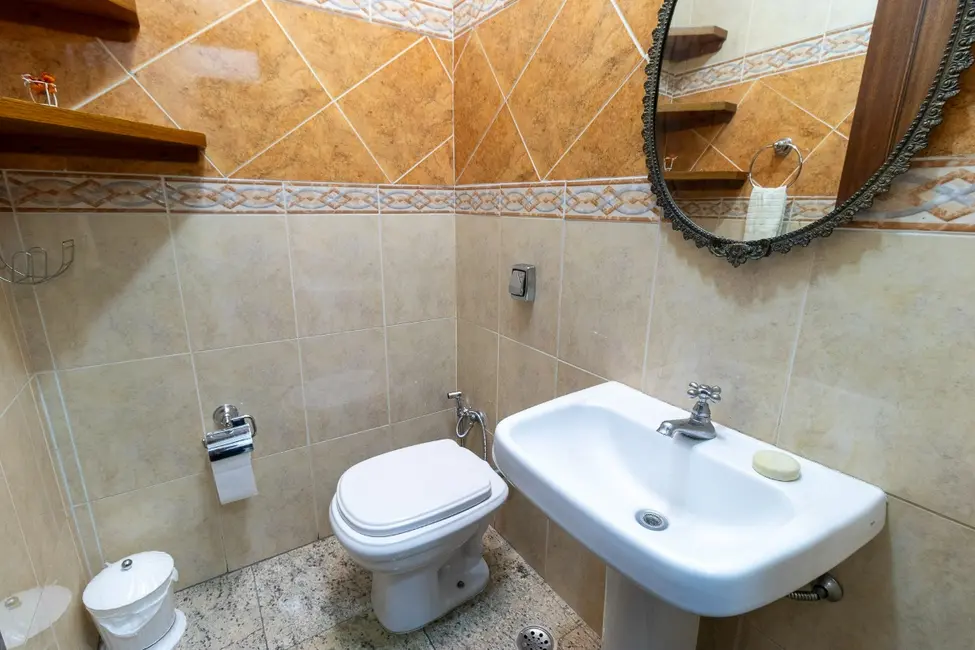 Foto 6 de Casa com 3 quartos à venda, 320m2 em São Jorge, Santos - SP